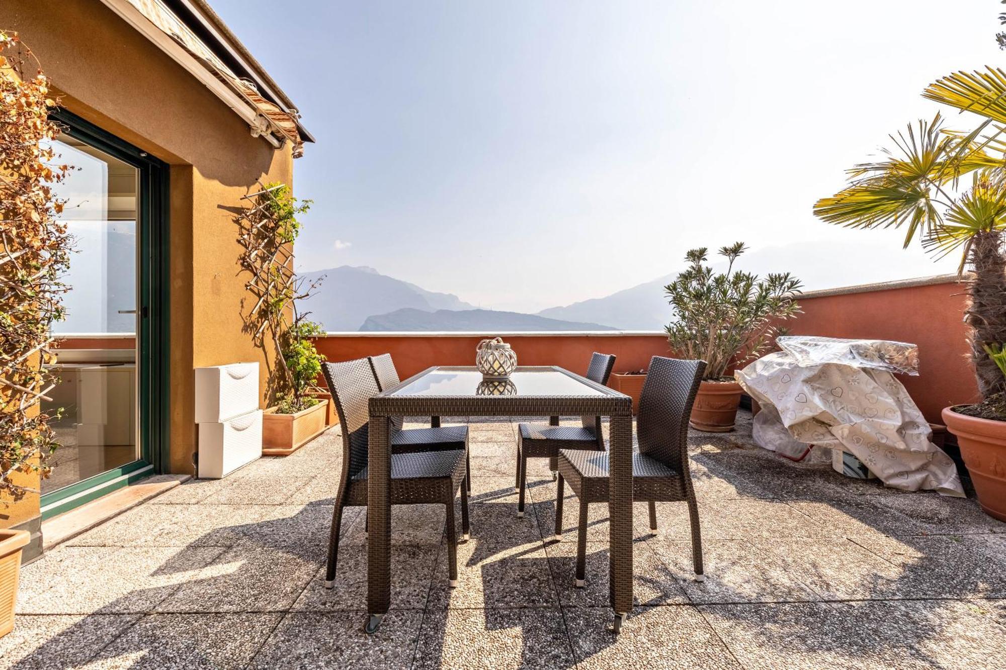 Appartamento Casa Sara With Swimming Pool Riva del Garda Esterno foto