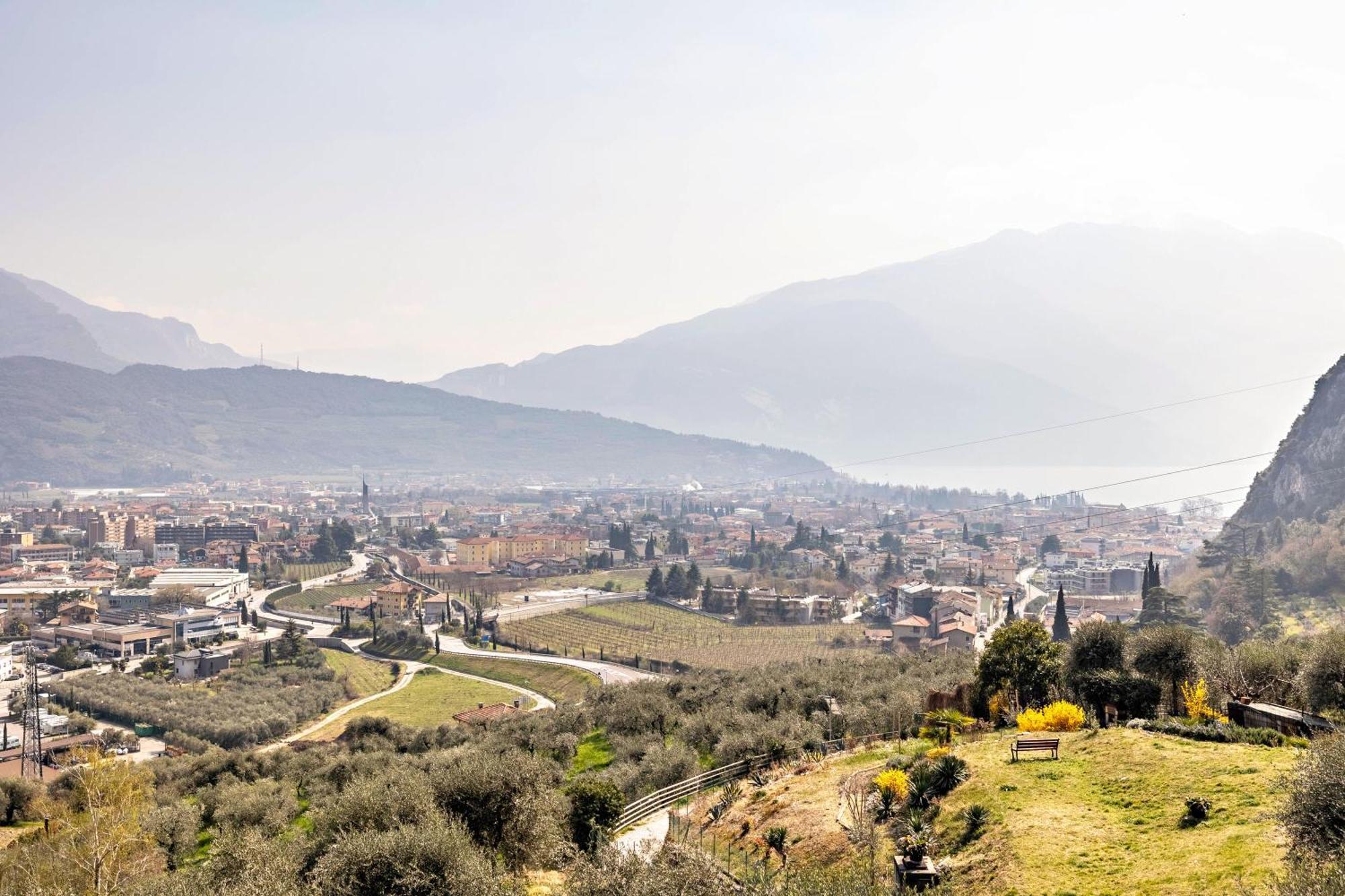 Appartamento Casa Sara With Swimming Pool Riva del Garda Esterno foto