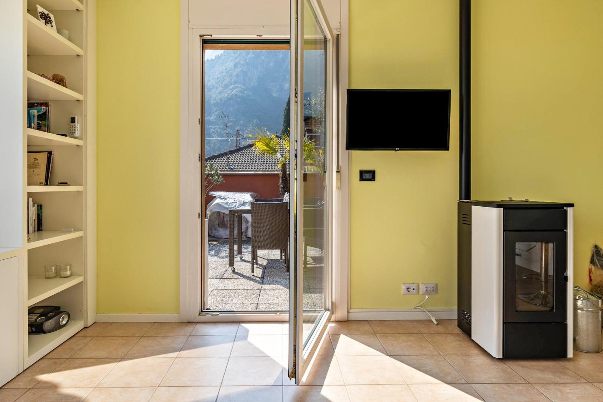 Appartamento Casa Sara With Swimming Pool Riva del Garda Esterno foto