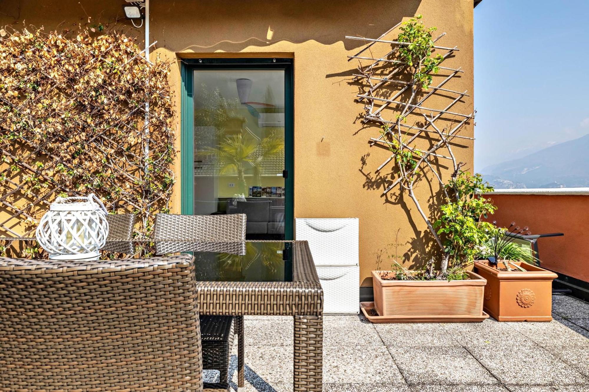 Appartamento Casa Sara With Swimming Pool Riva del Garda Esterno foto