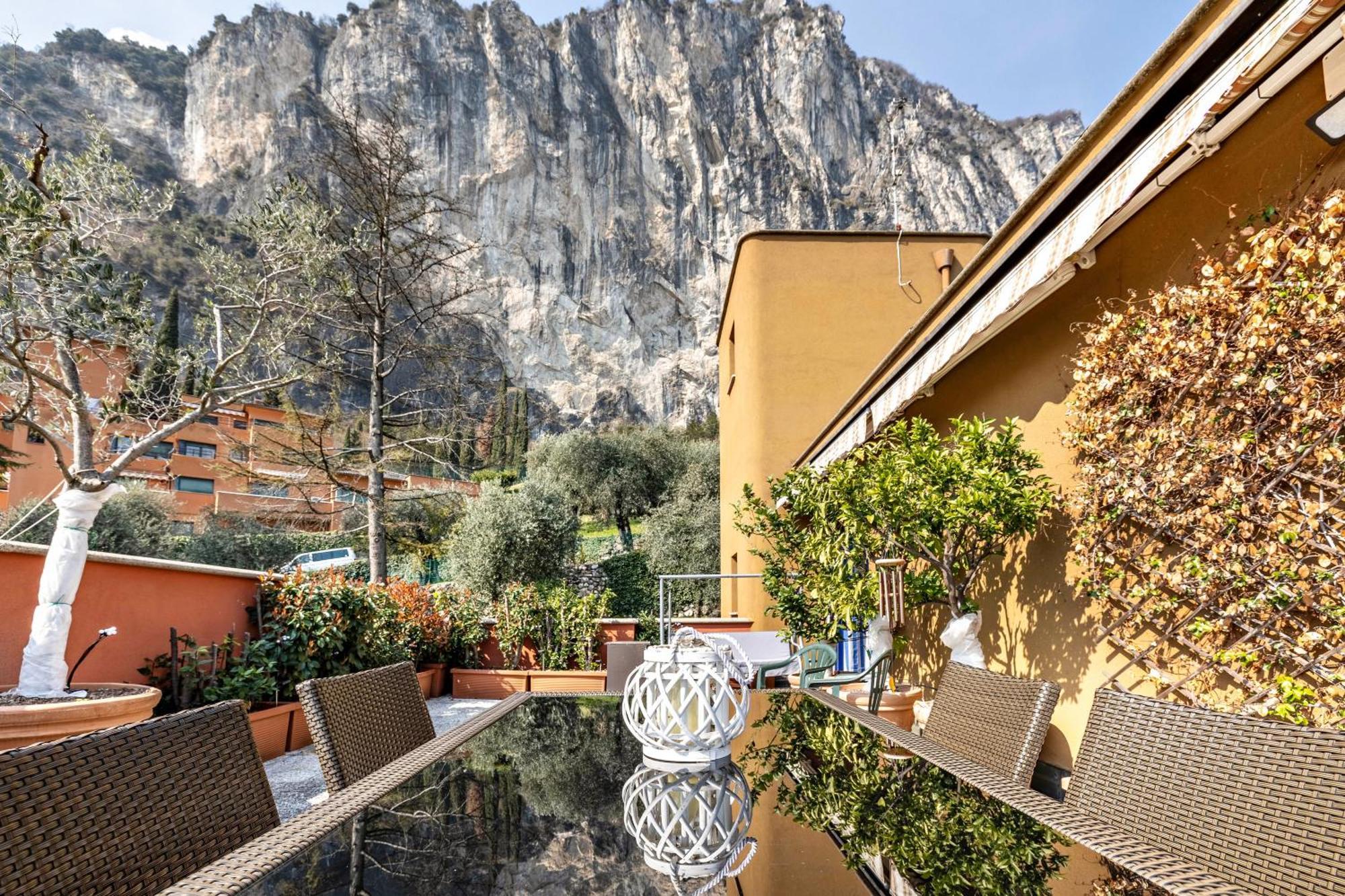 Appartamento Casa Sara With Swimming Pool Riva del Garda Esterno foto